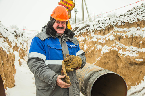 Александр Курбатов, сотрудник Управления аварийно-восстановительных работ "Газпром трансгаз Самара" во время работ по реконструкции ГРС-52.