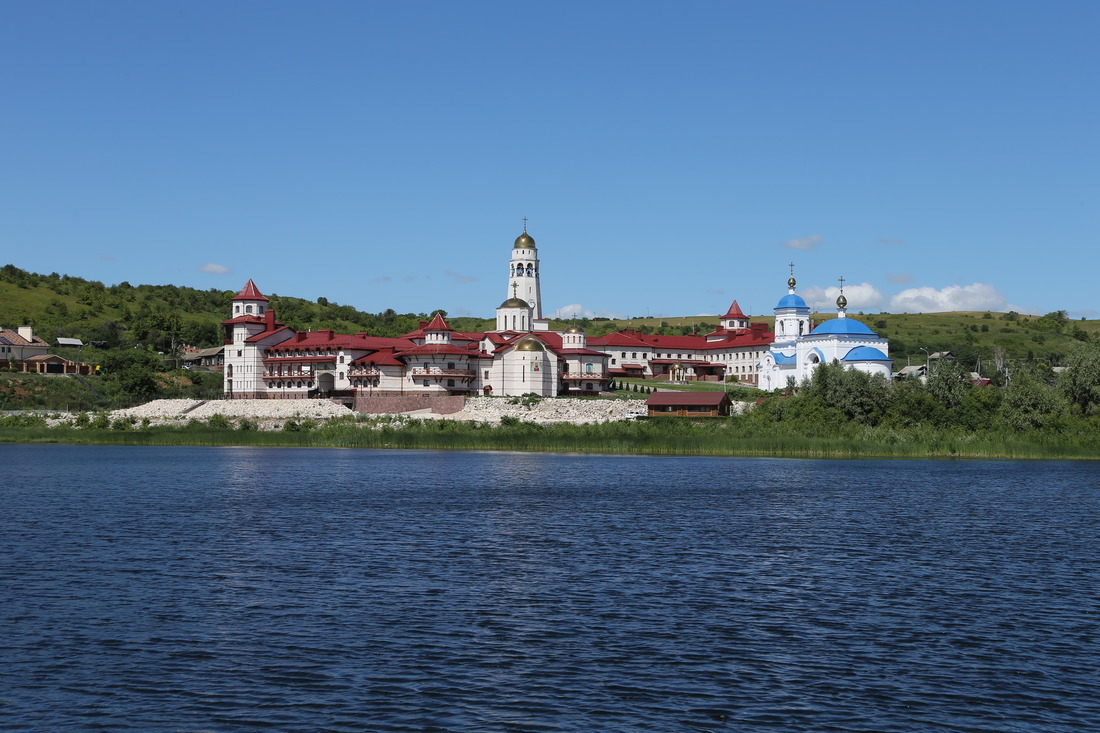 Мальков стерляди вырастили в Свято-Богородичном Казанском мужском монастыре