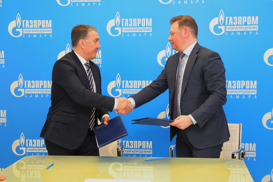 Виталий Коротких, генеральный директор «Газпром межрегионгаз Самара» и Александр Герасименко, генеральный директор «КуйбышевАзот» (на фото слева направо).